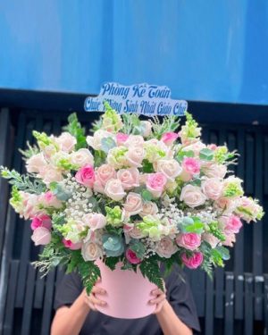 cửa Hoa chúc mừng khai trương Quận 4.